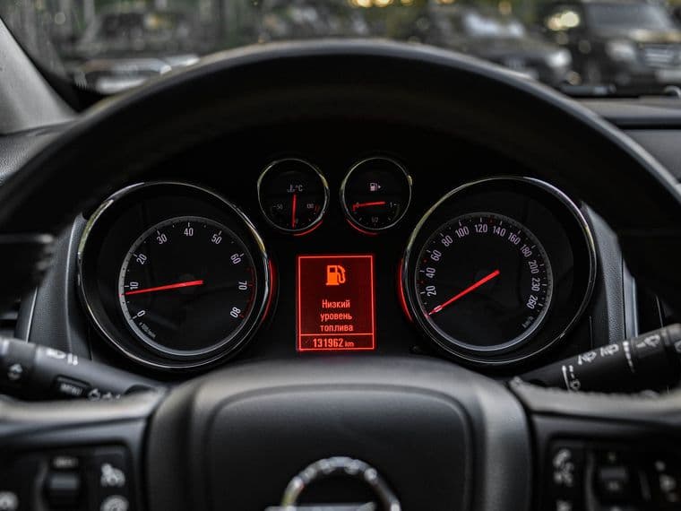 Opel Astra GTC, 2012 - вид 4