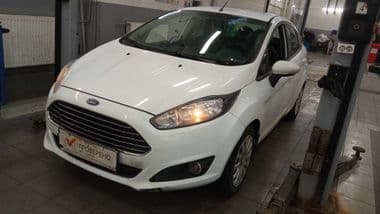 Ford Fiesta 2015 года, 109 148 км - вид 1