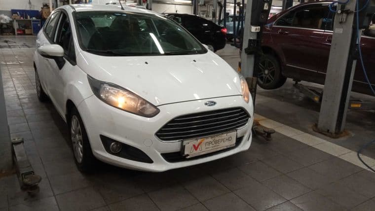 Ford Fiesta 2015 года, 109 148 км - вид 2
