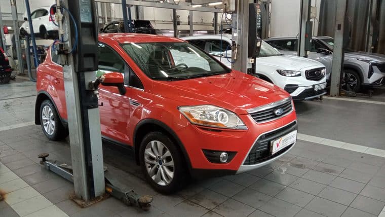 Ford Kuga 2011 года, 140 578 км - вид 2