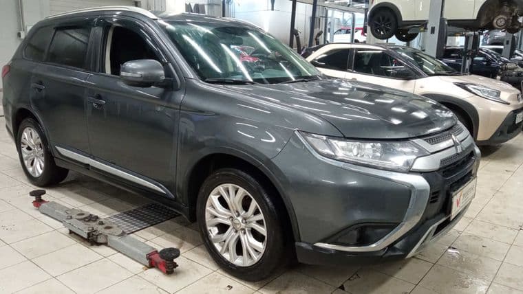 Mitsubishi Outlander, 2020 - вид 1