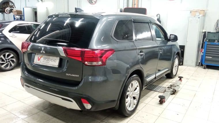 Mitsubishi Outlander, 2020 - вид 2