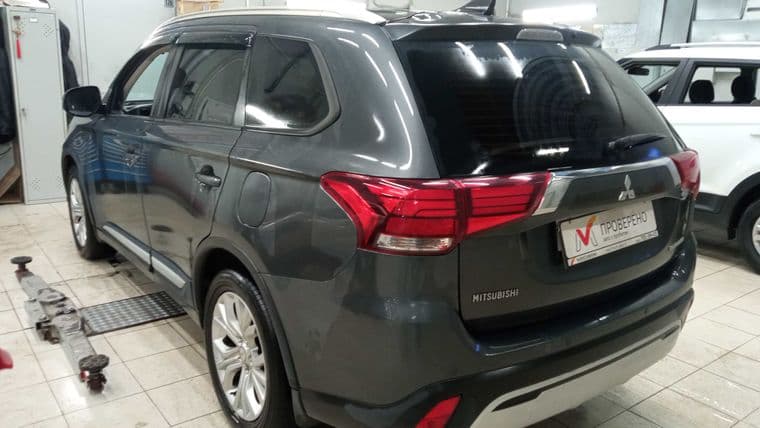 Mitsubishi Outlander, 2020 - вид 3