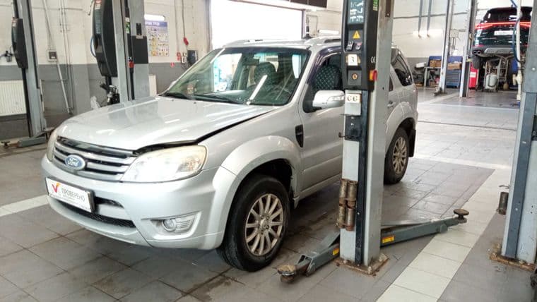 Ford Escape 2008 года, 379 064 км - вид 1
