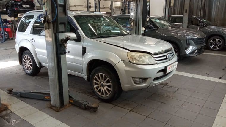 Ford Escape 2008 года, 379 064 км - вид 2