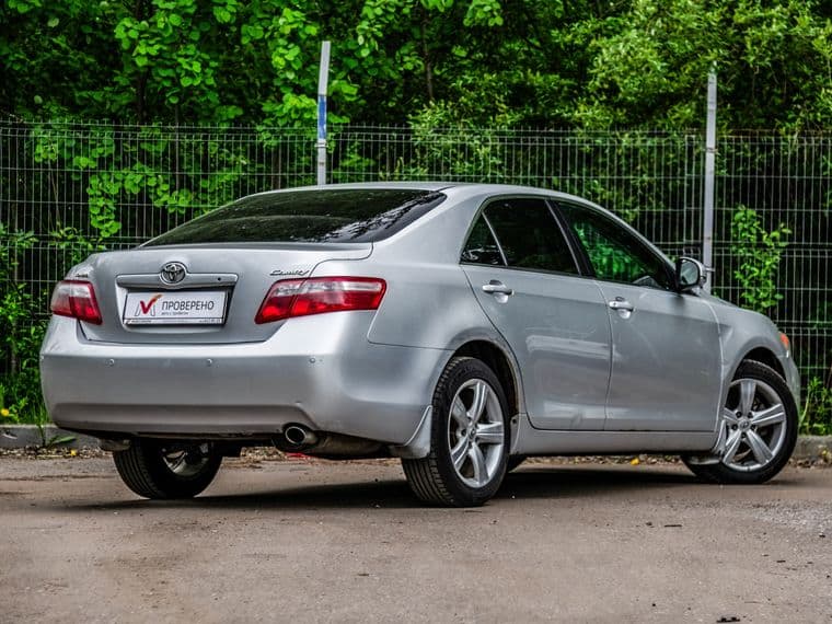 Toyota Camry 2010 года, 287 518 км - вид 2