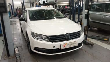 Volkswagen Passat CC 2013 года, 226 469 км - вид 2
