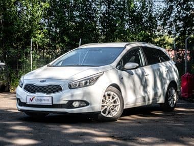 KIA Ceed 2013 года, 292 000 км - вид 1