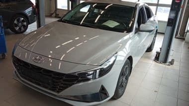 Hyundai Elantra 2022 года, 8 347 км - вид 1