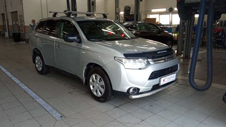 Mitsubishi Outlander, 2014 - вид 2