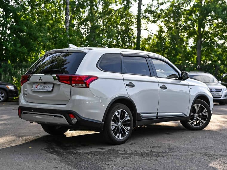 Mitsubishi Outlander 2020 года, 154 037 км - вид 2