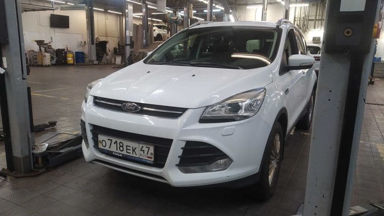 Ford Kuga 2014 года, 162 528 км - вид 1