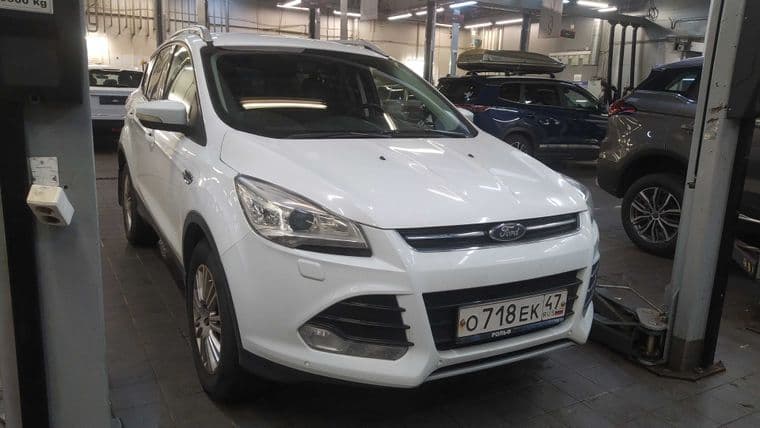 Ford Kuga 2014 года, 162 528 км - вид 2