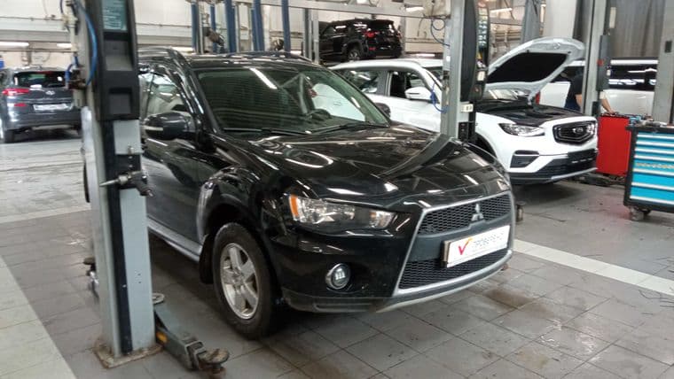 Mitsubishi Outlander 2011 года, 149 320 км - вид 2