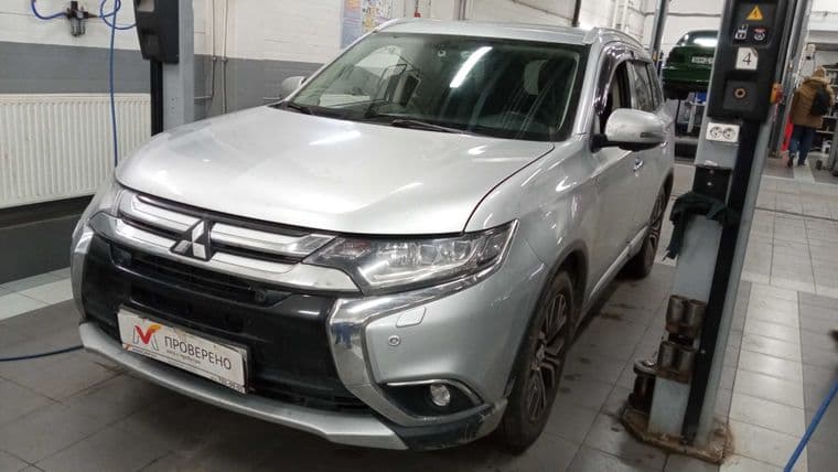 Mitsubishi Outlander 2017 года, 189 000 км - вид 1