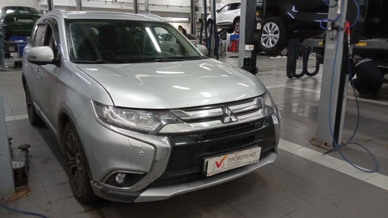Mitsubishi Outlander, 2017 - вид 1