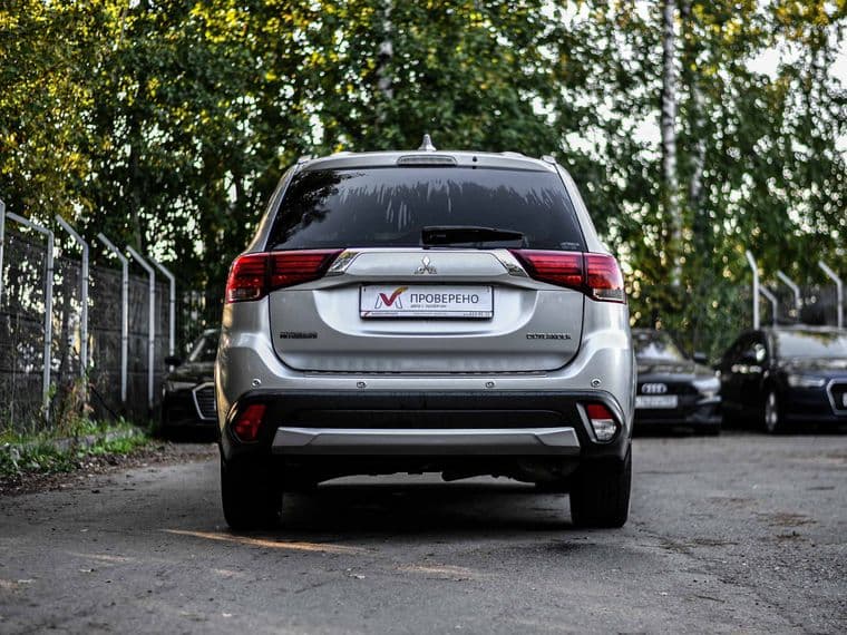 Mitsubishi Outlander, 2017 - вид 3