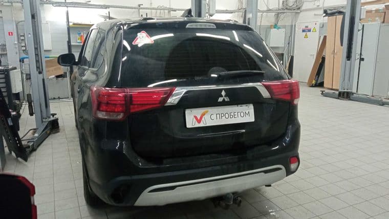 Mitsubishi Outlander, 2020 - вид 3