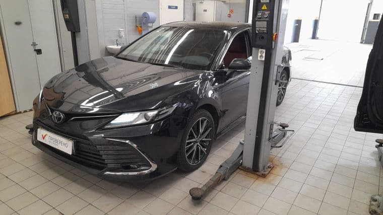 Toyota Camry 2022 года, 60 000 км - вид 1