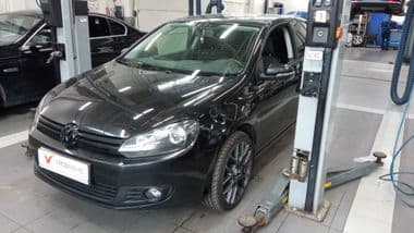 Volkswagen Golf 2011 года, 110 564 км - вид 1
