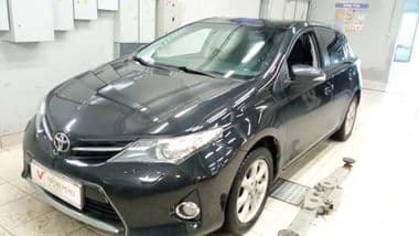 Toyota Auris 2014 года, 174 317 км - вид 1