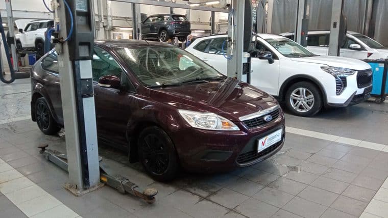 Ford Focus 2010 года, 132 552 км - вид 2
