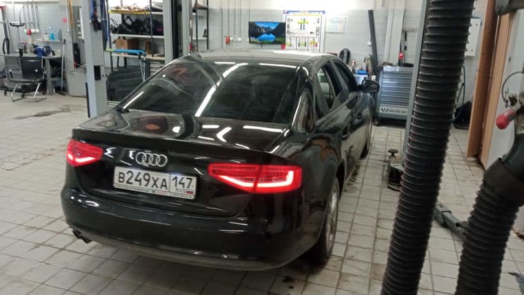 Audi A4, 2014 - вид 2