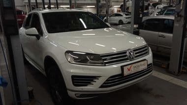 Volkswagen Touareg 2017 года, 229 990 км - вид 2
