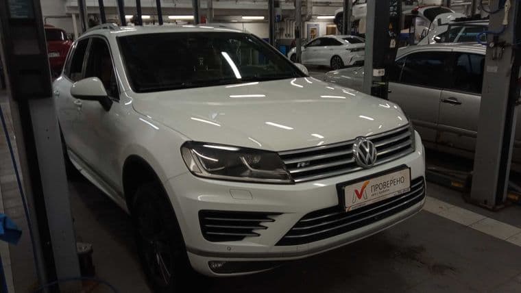 Volkswagen Touareg, 2017 - вид 1