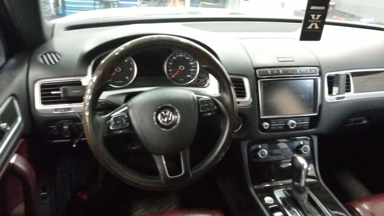 Volkswagen Touareg, 2017 - вид 4