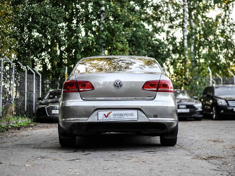 Volkswagen Passat, 2012 - вид 3