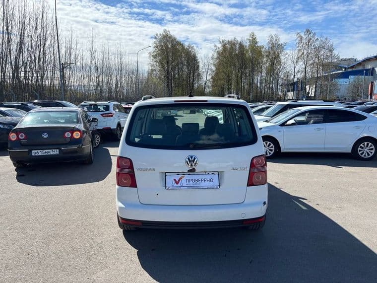 Volkswagen Touran, 2009 - вид 4