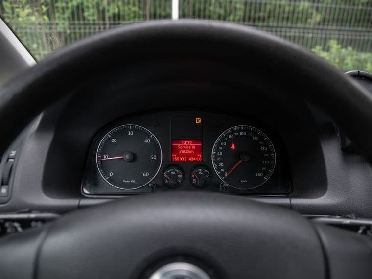 Volkswagen Touran, 2009 - вид 4