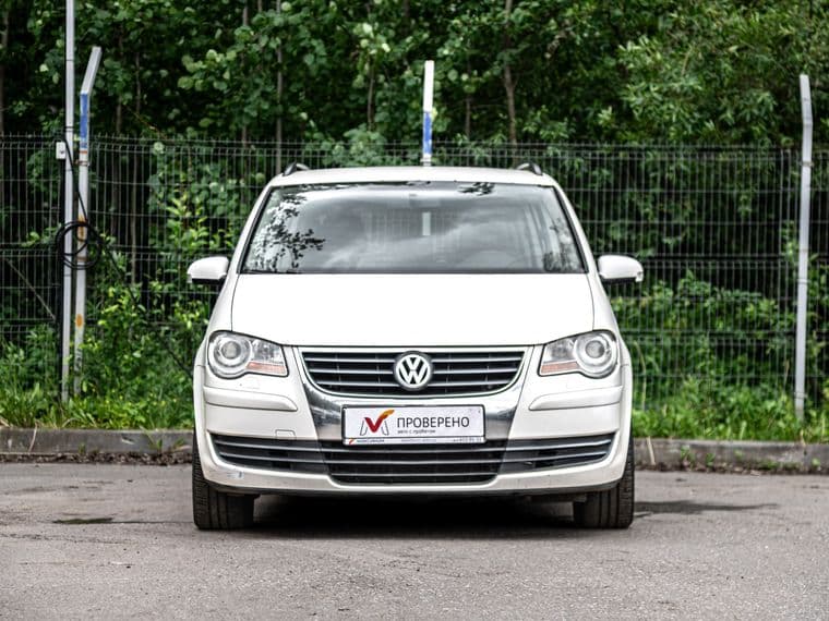 Volkswagen Touran, 2009 - вид 2
