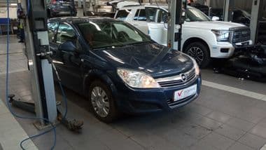 Opel Astra 2011 года, 133 492 км - вид 2