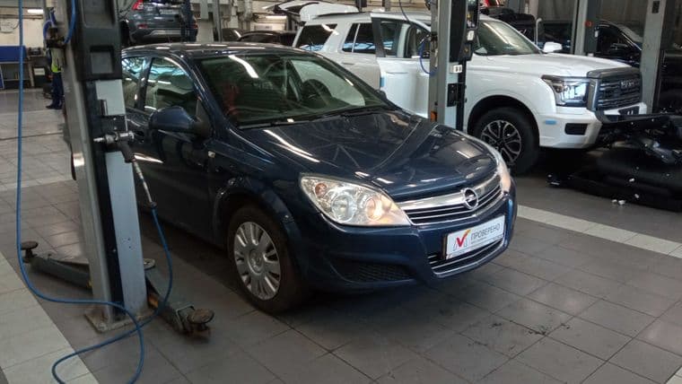 Opel Astra, 2011 - вид 1