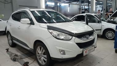 Hyundai Tucson 2012 года, 283 800 км - вид 2
