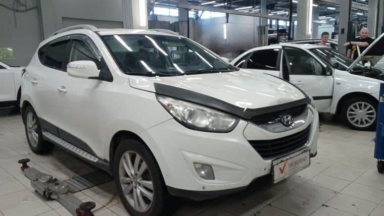 Hyundai Tucson 2012 года, 283 800 км - вид 2
