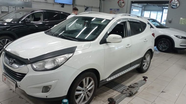Hyundai Tucson 2012 года, 283 800 км - вид 1