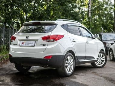 Hyundai Tucson 2012 года, 283 800 км - вид 2