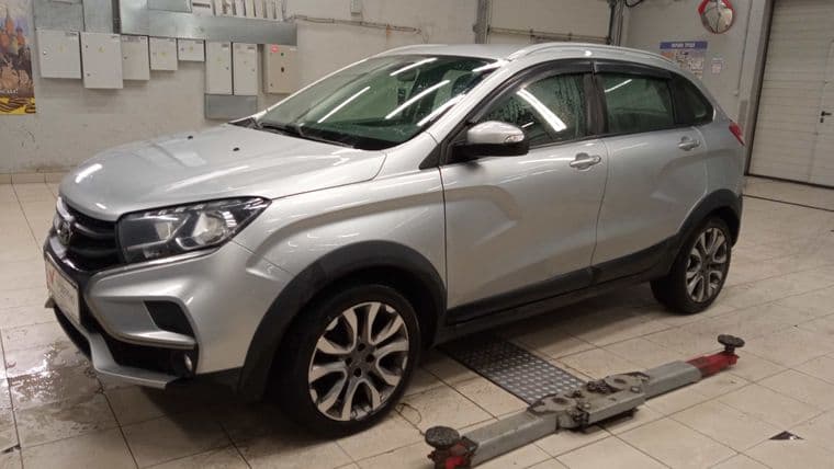 ВАЗ (LADA) XRAY Cross 2021 года, 81 458 км - вид 1