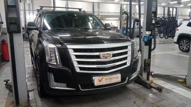 Cadillac Escalade 2016 года, 260 000 км - вид 2