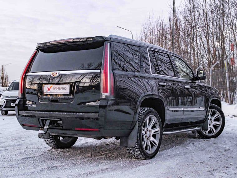 Cadillac Escalade 2016 года, 260 000 км - вид 2