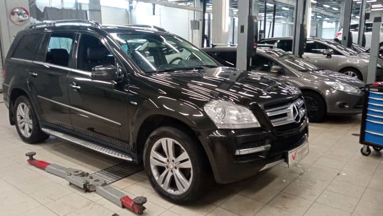 Mercedes-Benz Gl-класс 2010 года, 267 025 км - вид 2