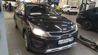 KIA Rio X-Line 2019 года, 90 962 км - вид 2