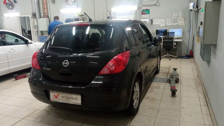 Nissan Tiida, 2011 - вид 2