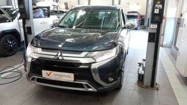 Mitsubishi Outlander 2019 года, 140 000 км - вид 1