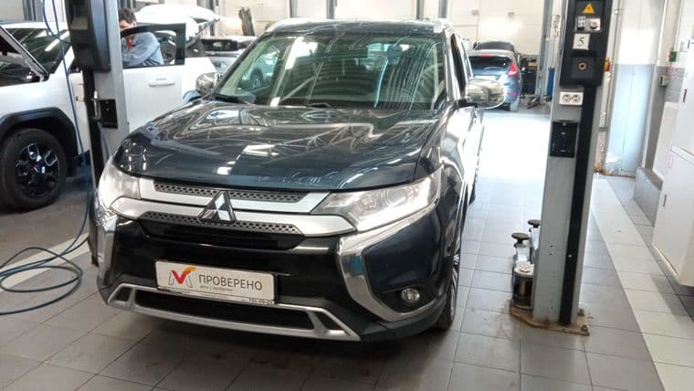 Mitsubishi Outlander 2019 года, 140 000 км - вид 1
