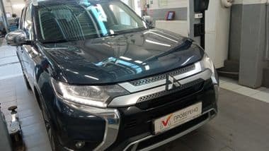 Mitsubishi Outlander 2019 года, 140 000 км - вид 2