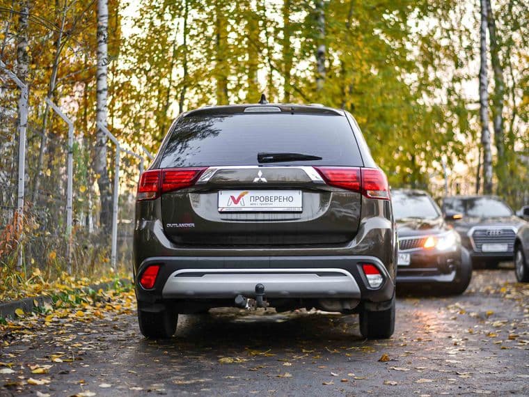 Mitsubishi Outlander, 2021 - вид 3